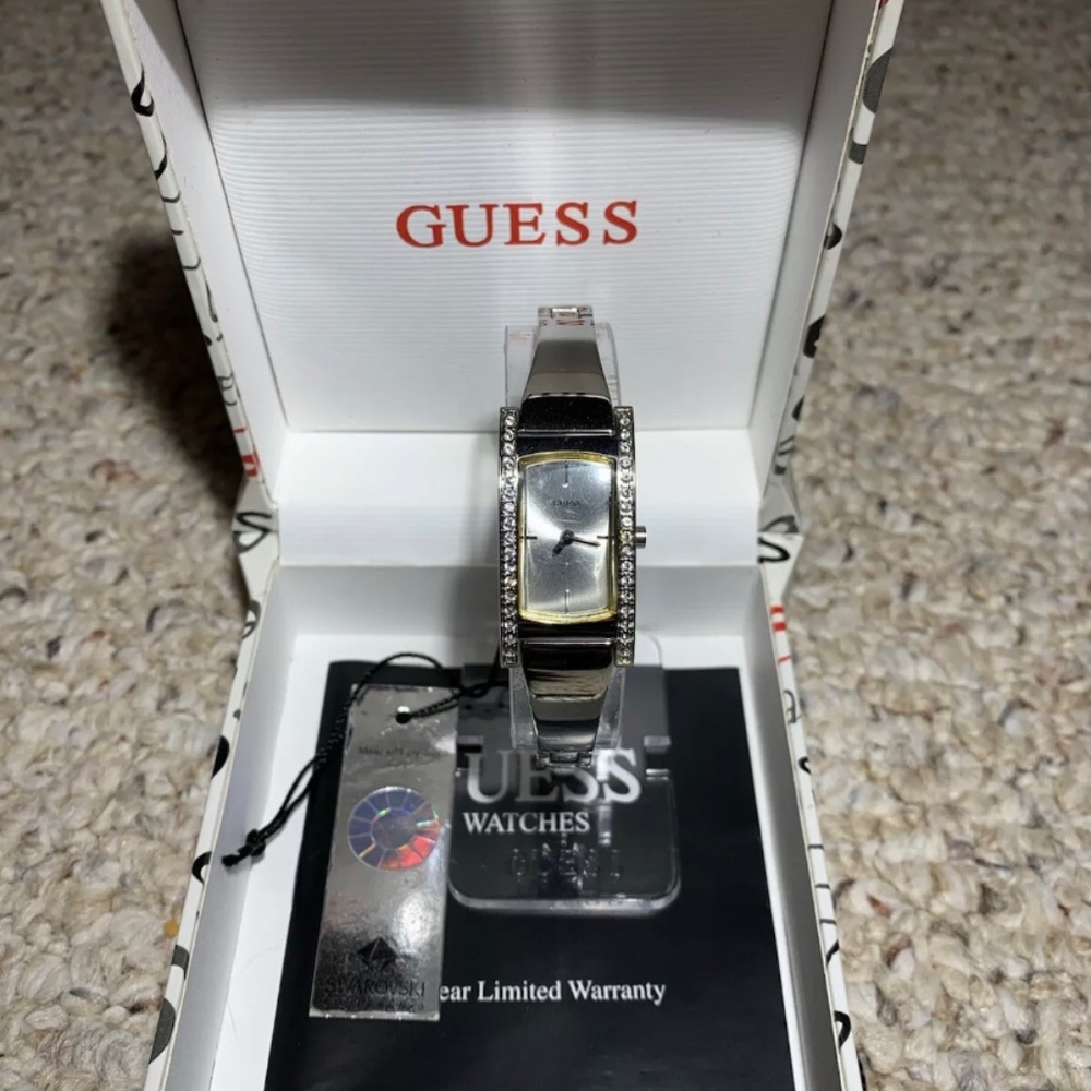 GUESS Womens Watch Swarovski Crystals 675784L - NIB
